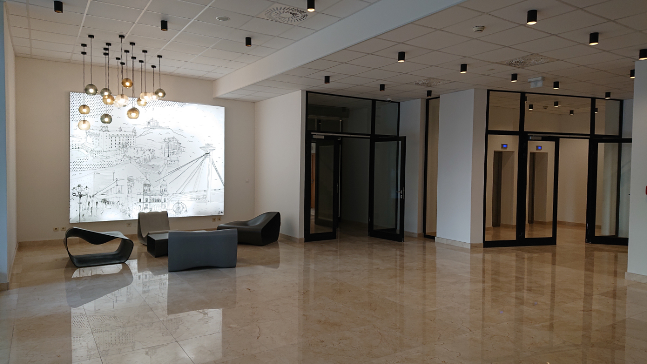Projektmanagement_Pressburg Tower:Eingang