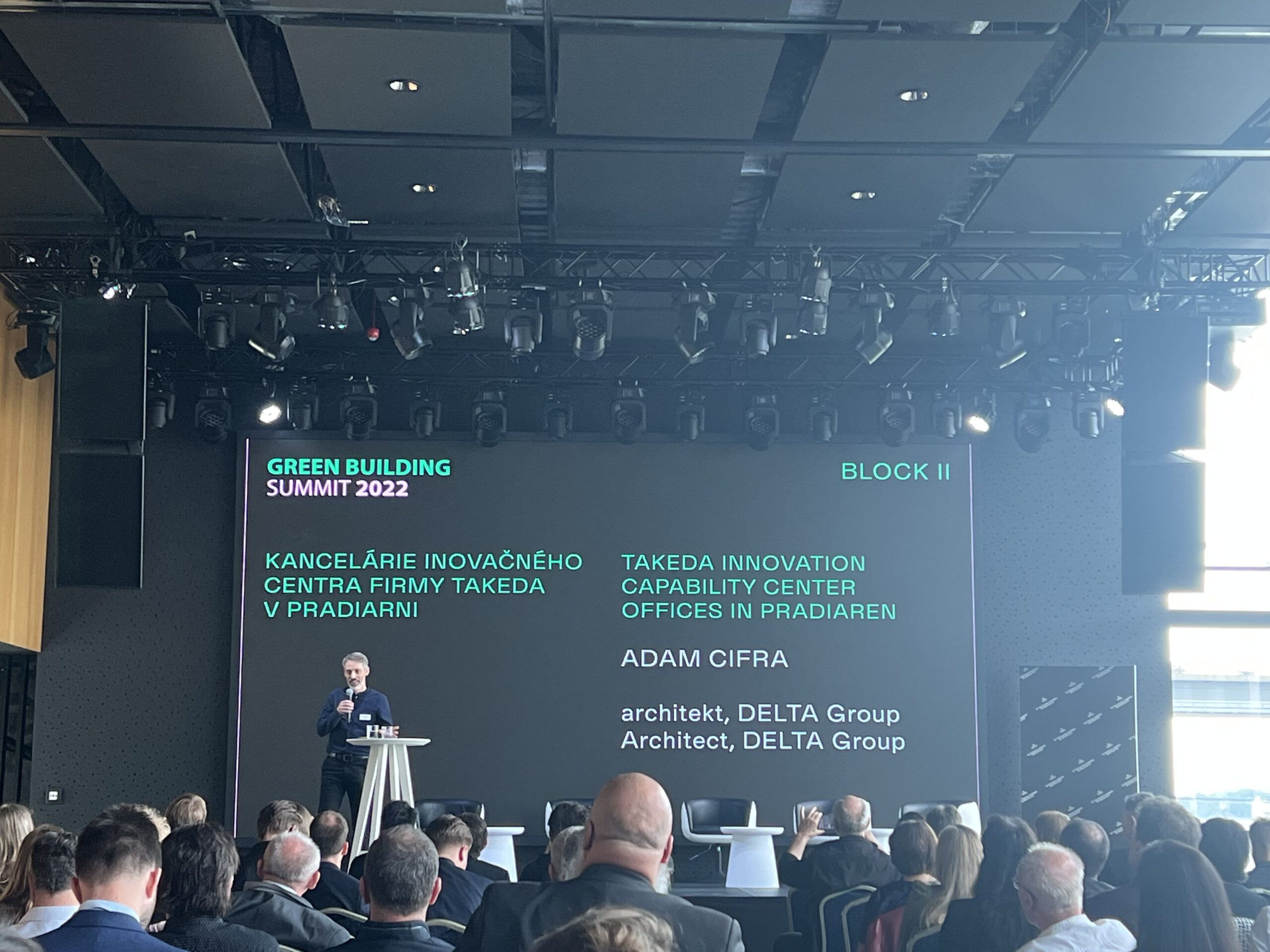 DELTA Group prezentovala kanceláře inovačního centra Takeda_Green Building Summit 2022_CZ